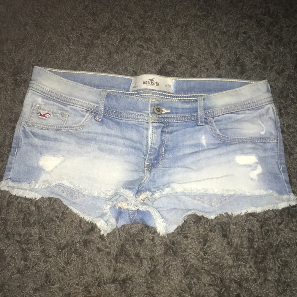 Size 28 hollister Jean shorts